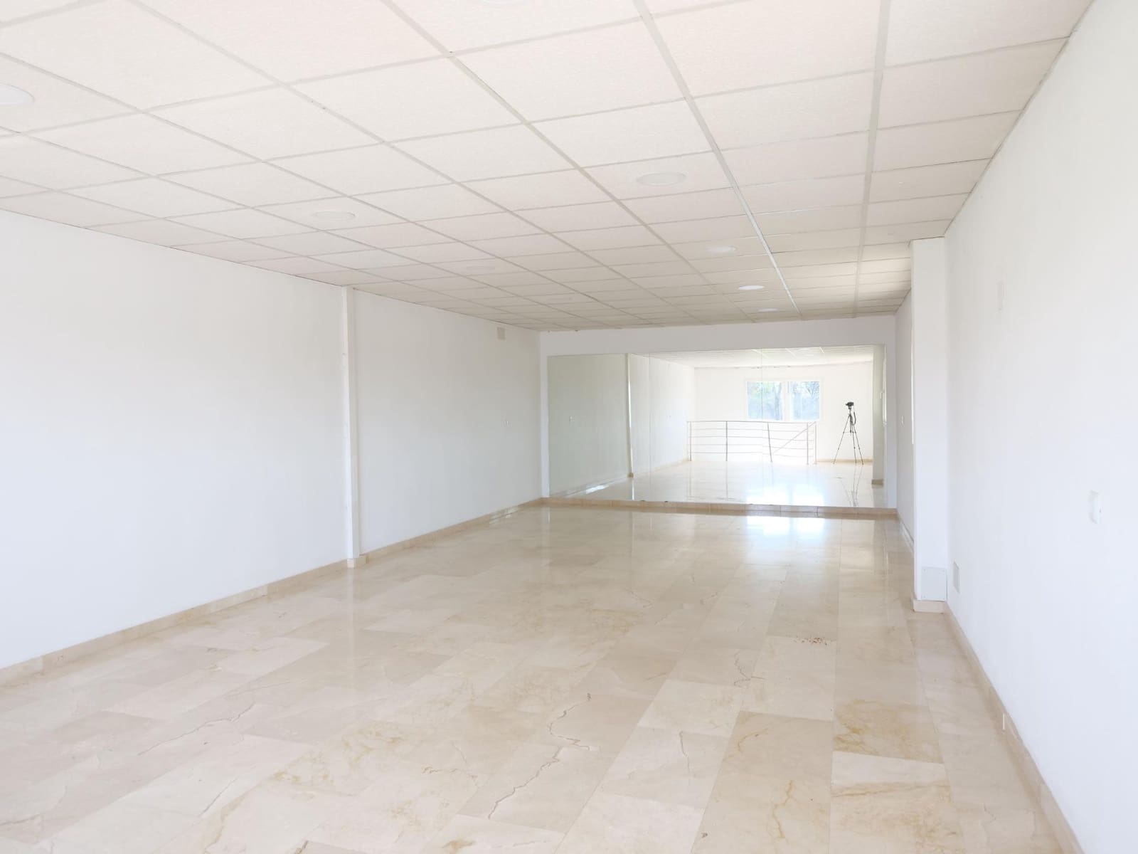 Kaupallinen myytävänä paikassa Almoradi - 625 000 € (Ref: 10074583)