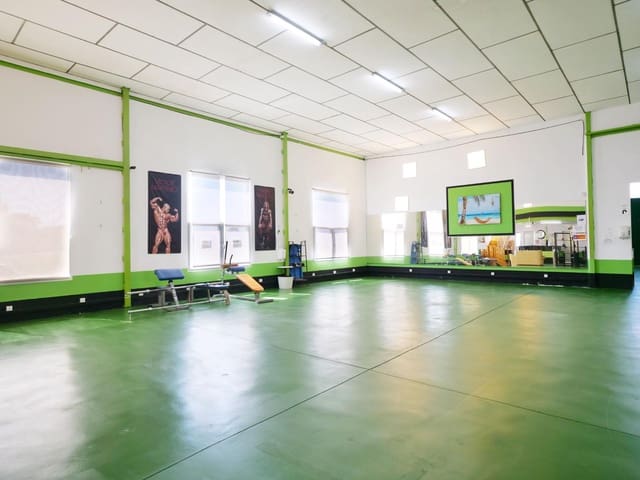 Kaupallinen myytävänä paikassa Almoradí - 625 000 € (Ref: 10074583)