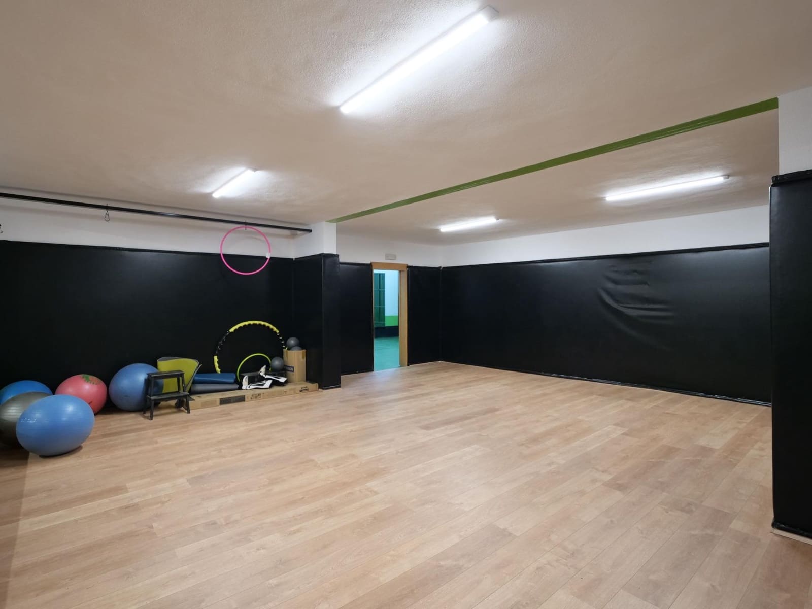 Kaupallinen myytävänä paikassa Almoradi - 625 000 € (Ref: 10074583)