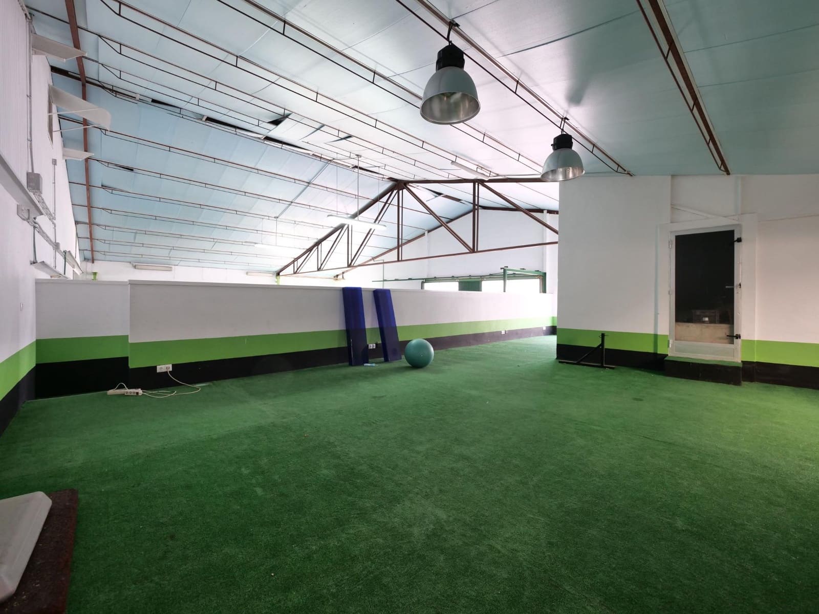 Kaupallinen myytävänä paikassa Almoradi - 625 000 € (Ref: 10074583)