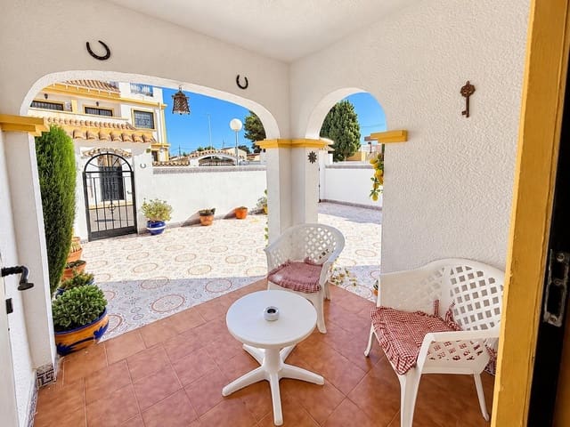 3 soverom Hus til salgs i El Limonar, Torrevieja med svømmebasseng - € 239 900 (Ref: 10079116)