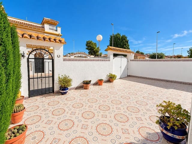 3 soverom Hus til salgs i El Limonar, Torrevieja med svømmebasseng - € 239 900 (Ref: 10079116)