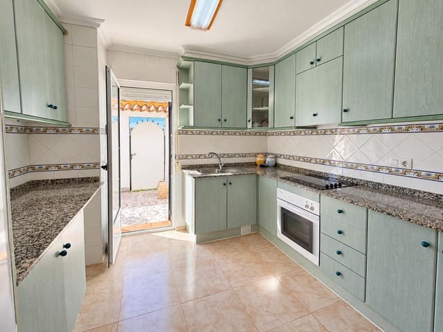 3 soverom Hus til salgs i El Limonar, Torrevieja med svømmebasseng - € 239 900 (Ref: 10079116)