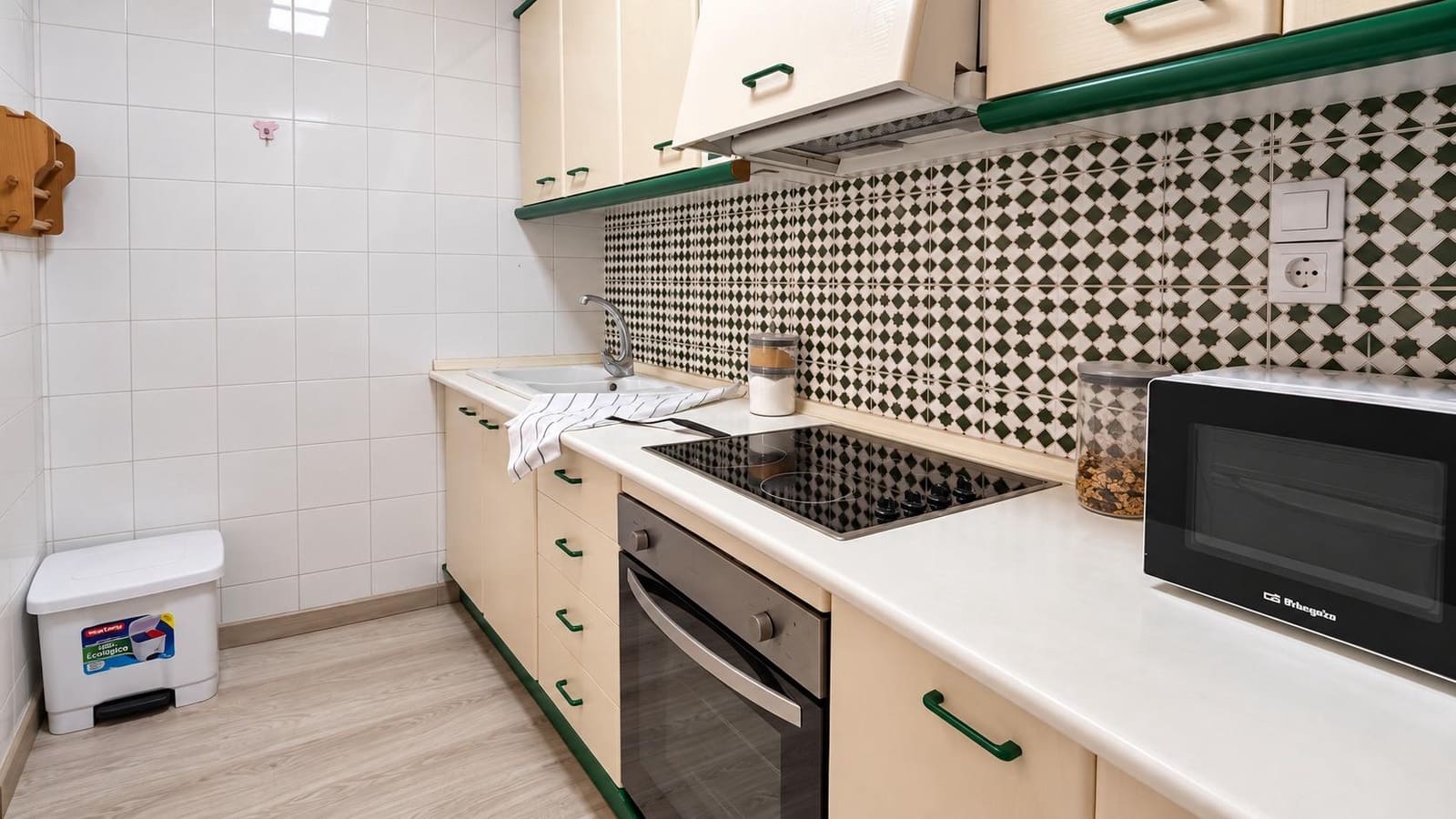 1 sypialnia Apartament na sprzedaż w Torrevieja - 144 900 € (Ref: 10086390)