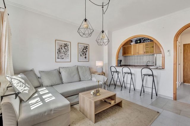 Apartamento de 2 habitaciones en La Mata, Torrevieja en venta con piscina - 210.000 € (Ref: 10086408)