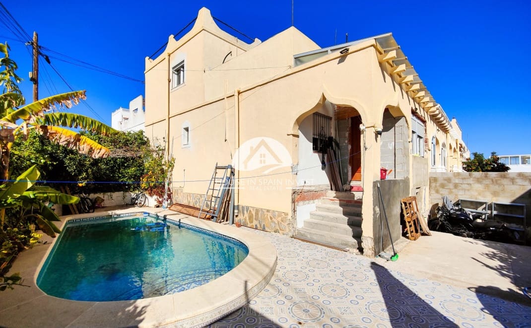 4 sovrum Villa till salu i San Miguel de Salinas - 189 900 € (Ref: 10088561)