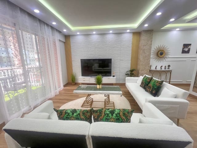 4 soveværelse Lejlighed til salg i Centro - Muelle Pesquero, Torrevieja - € 285.000 (Ref: 10093871)