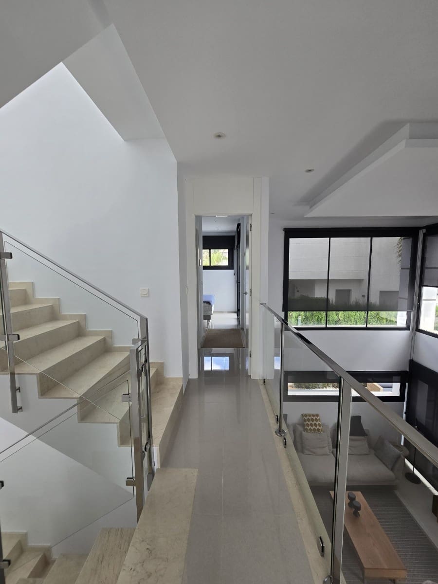 Chalet de 3 habitaciones en Ciudad Quesada en venta - 470.000 € (Ref: 10093896)