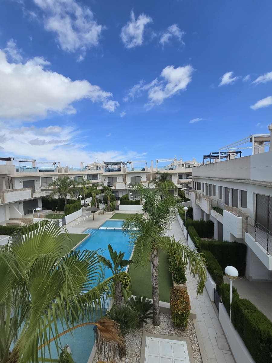 Chalet de 3 habitaciones en Ciudad Quesada en venta - 470.000 € (Ref: 10093896)