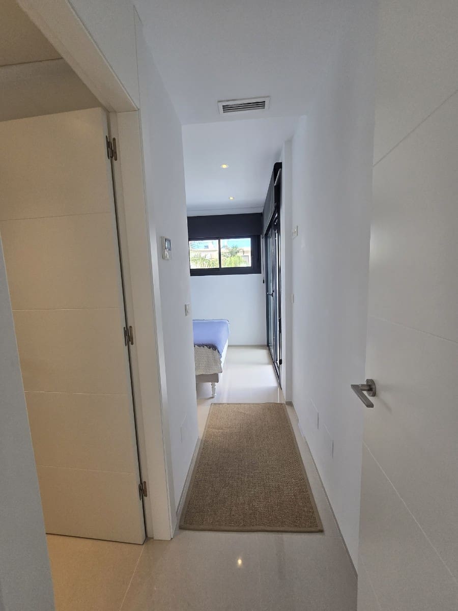 Chalet de 3 habitaciones en Ciudad Quesada en venta - 470.000 € (Ref: 10093896)