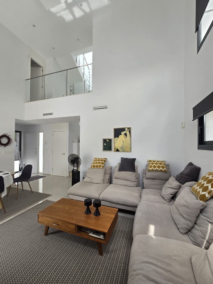 Chalet de 3 habitaciones en Ciudad Quesada en venta - 470.000 € (Ref: 10093896)