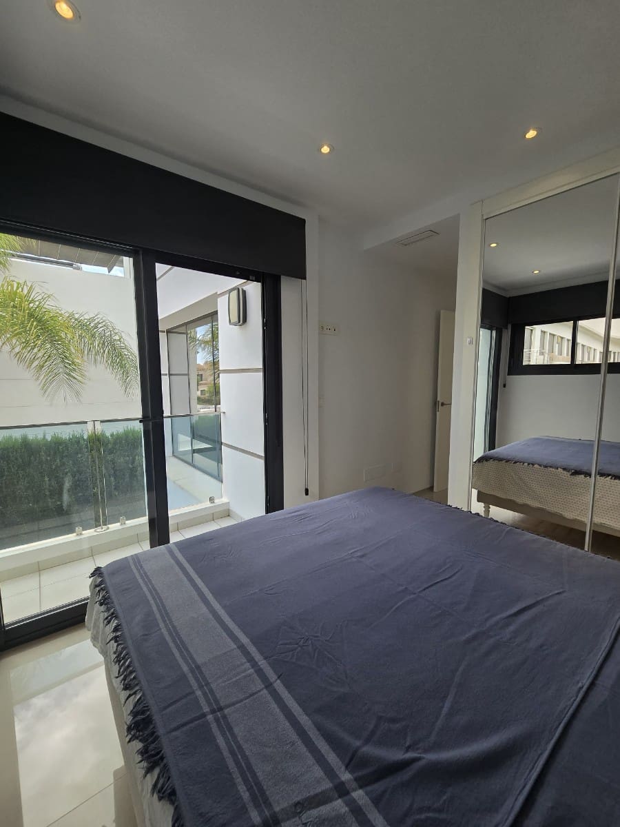 Chalet de 3 habitaciones en Ciudad Quesada en venta - 470.000 € (Ref: 10093896)