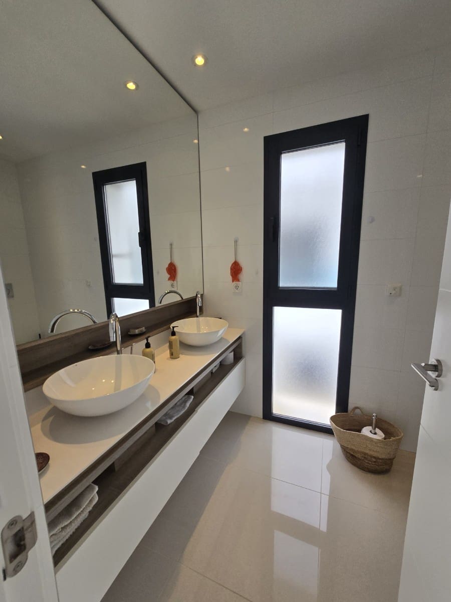 Chalet de 3 habitaciones en Ciudad Quesada en venta - 470.000 € (Ref: 10093896)