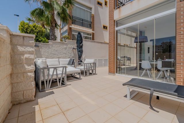 2 sypialnia Apartament na sprzedaż w Los Secanos, Guardamar del Segura z basenem garażem - 280 000 € (Ref: 10093908)