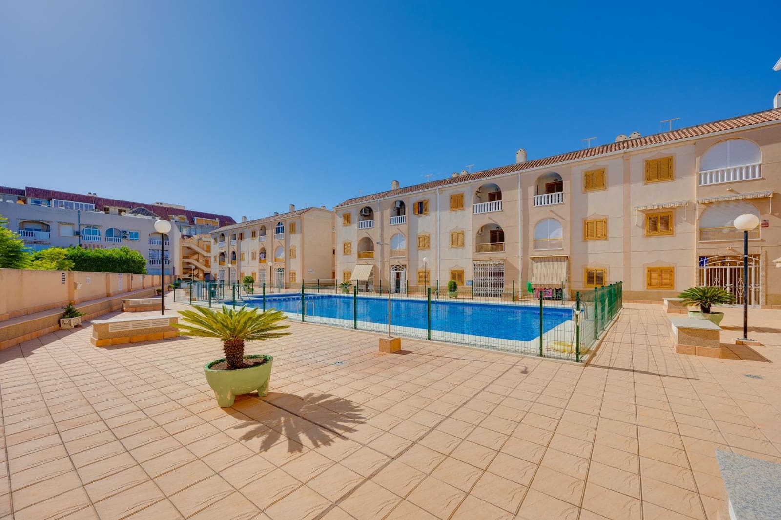 3 soveværelse Lejlighed til salg i Torrevieja - € 159.900 (Ref: 10094927)
