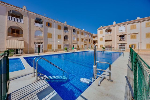 3 soveværelse Lejlighed til salg i Playa del Acequión, Torrevieja - € 159.900 (Ref: 10094927)