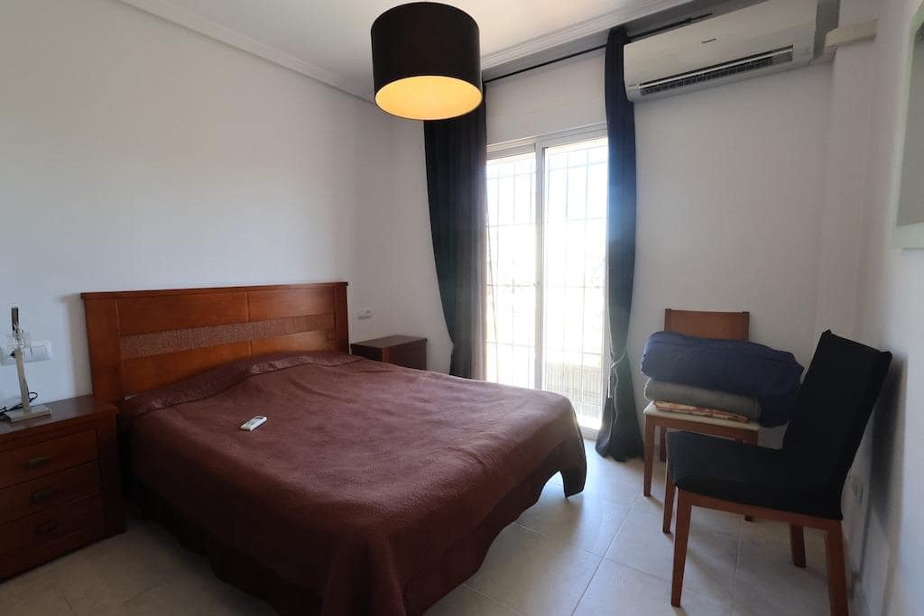 Apartamento de 2 habitaciones en Torrevieja en venta - 210.000 € (Ref: 10098587)