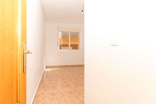 2 makuuhuone Huoneisto myytävänä paikassa Playa de los Locos, Torrevieja - 162 000 € (Ref: 10098726)