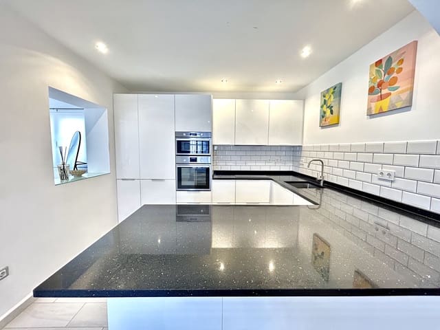 2 soveværelse Villa til salg i Villamartin, Orihuela - € 249.950 (Ref: 10098736)