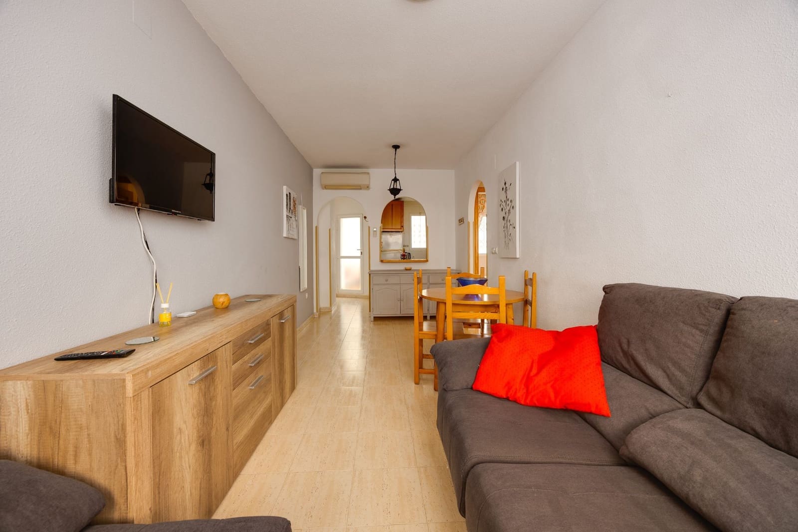 Apartamento de 2 habitaciones en Torrevieja en venta - 124.969 € (Ref: 10099447)