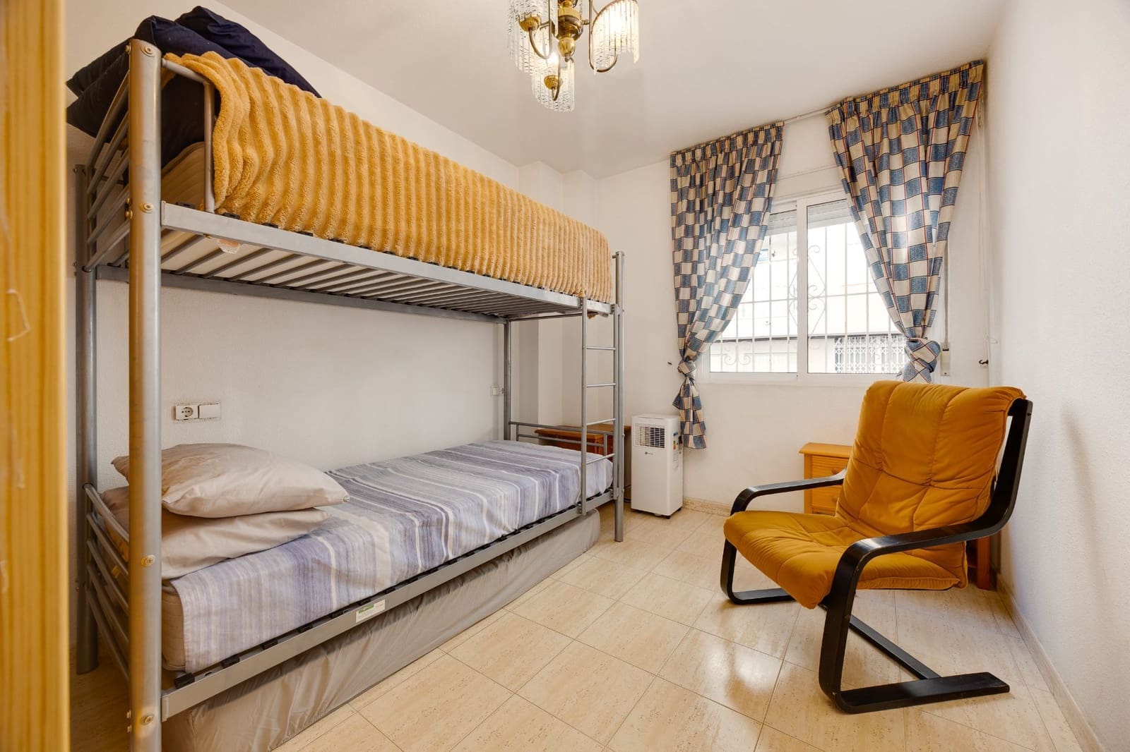 Apartamento de 2 habitaciones en Torrevieja en venta - 124.969 € (Ref: 10099447)
