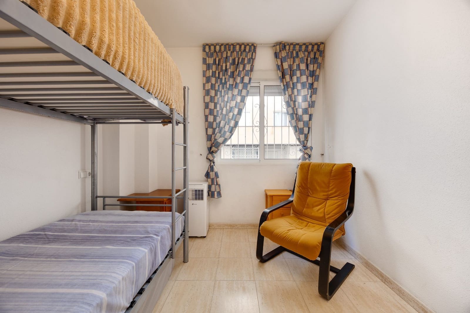 Apartamento de 2 habitaciones en Torrevieja en venta - 124.969 € (Ref: 10099447)