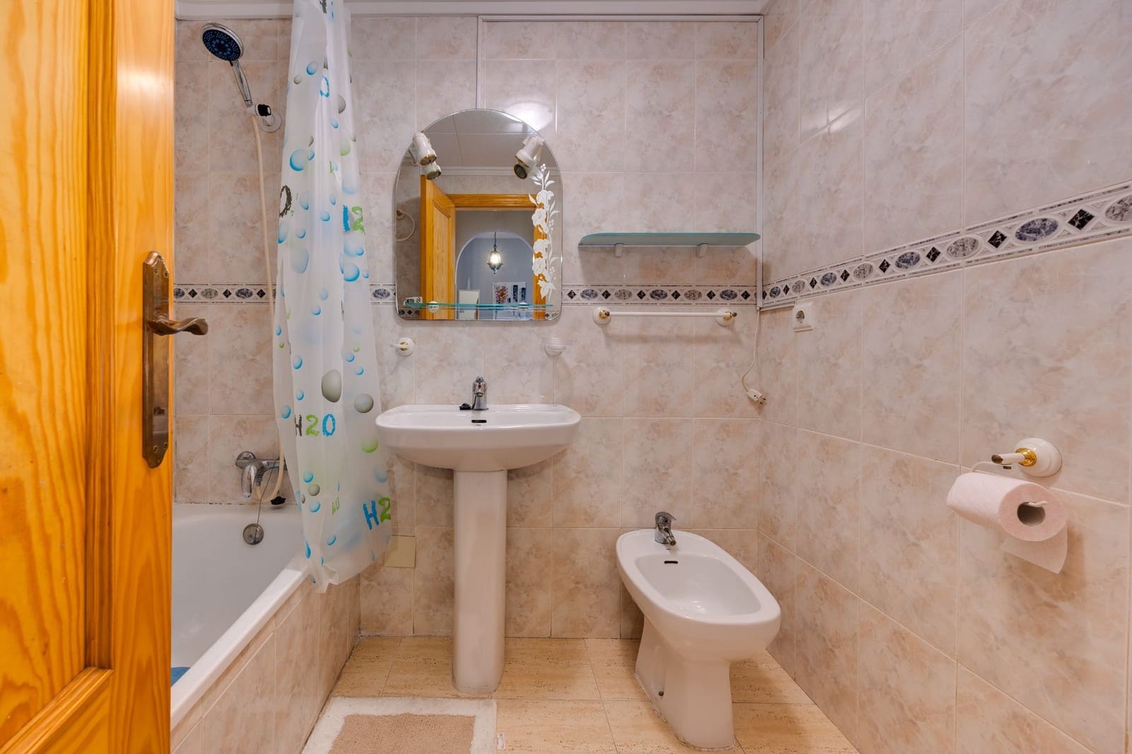 Apartamento de 2 habitaciones en Torrevieja en venta - 124.969 € (Ref: 10099447)