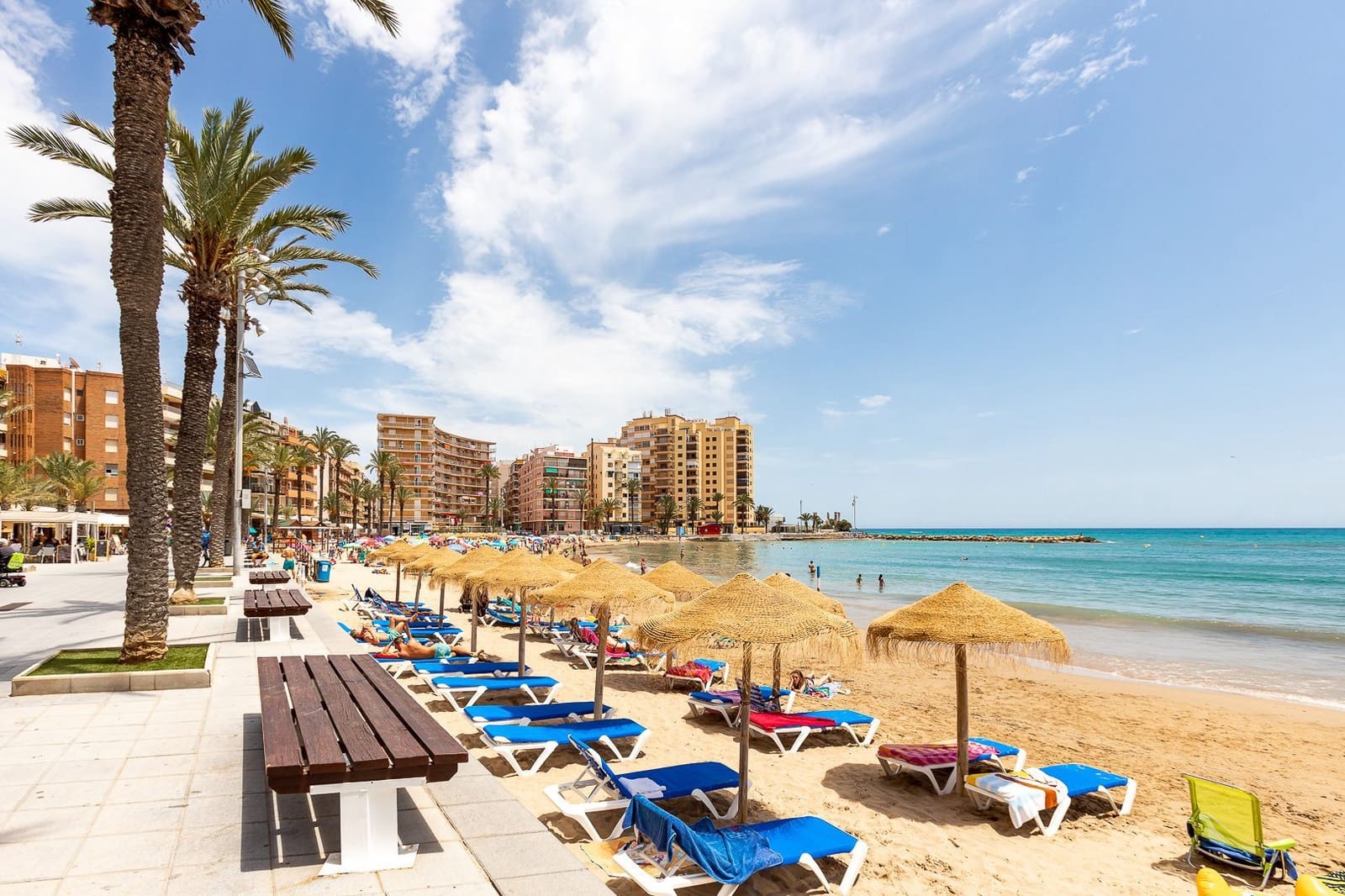 Apartamento de 2 habitaciones en Torrevieja en venta - 124.969 € (Ref: 10099447)