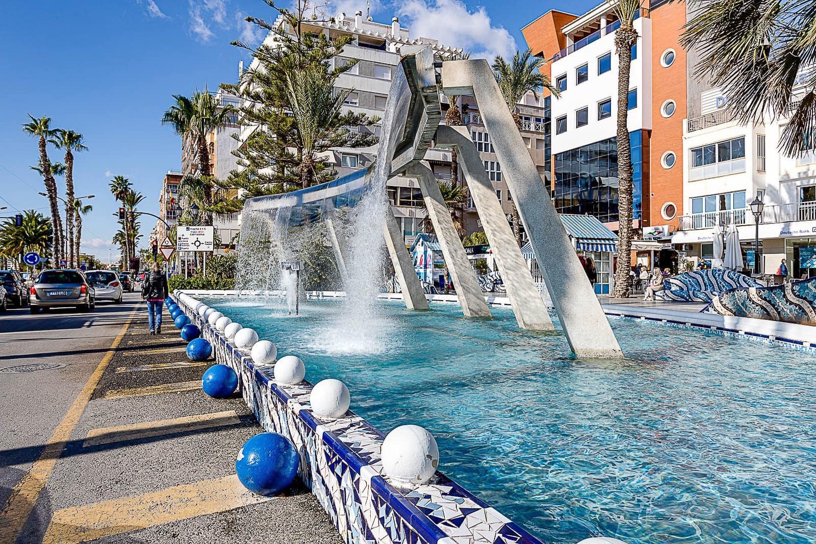 Apartamento de 2 habitaciones en Torrevieja en venta - 124.969 € (Ref: 10099447)