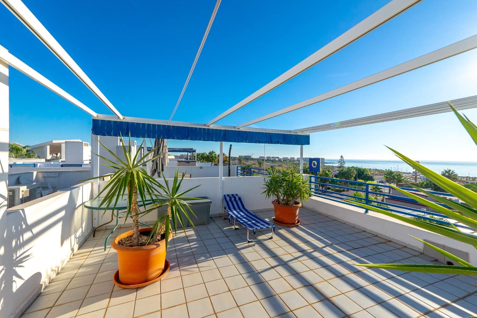 2 sovrum Takvåning till salu i Playa Flamenca - 206 000 € (Ref: 10101438)