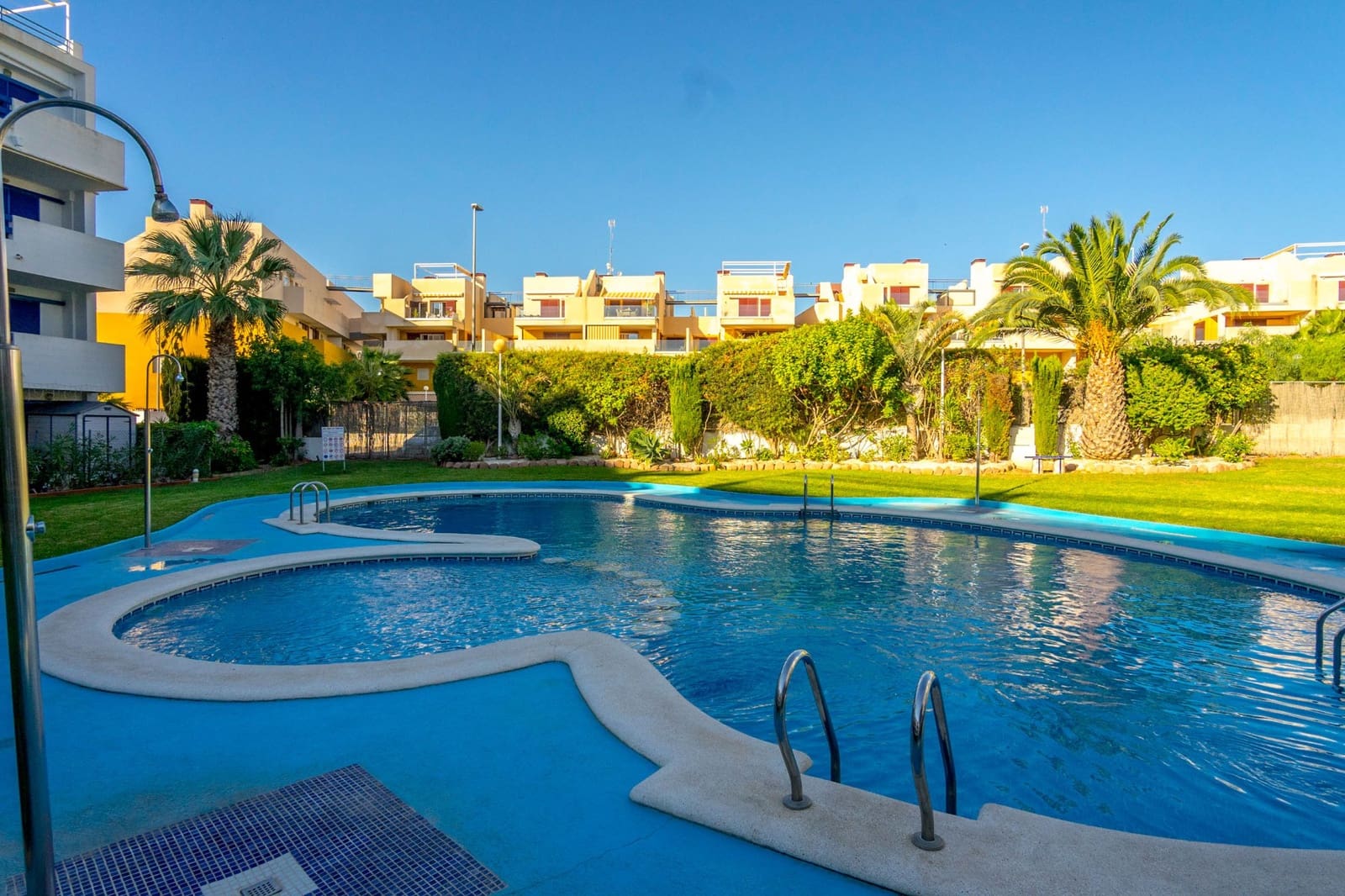2 sovrum Takvåning till salu i Playa Flamenca - 206 000 € (Ref: 10101438)