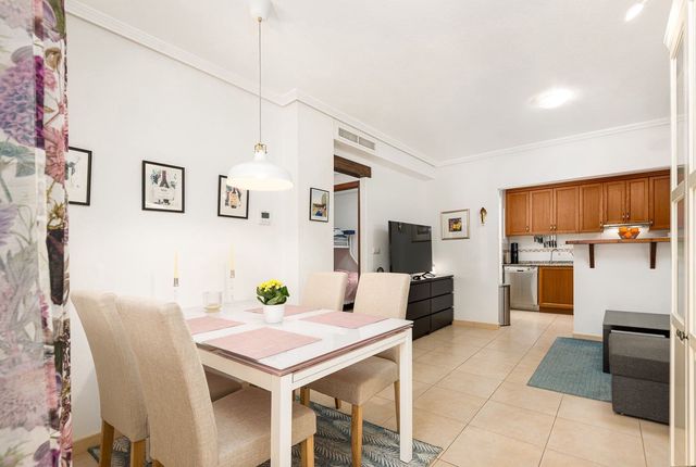 2 soveværelse Lejlighed til salg i Aguas Nuevas, Torrevieja med swimmingpool - € 220.000 (Ref: 10102988)