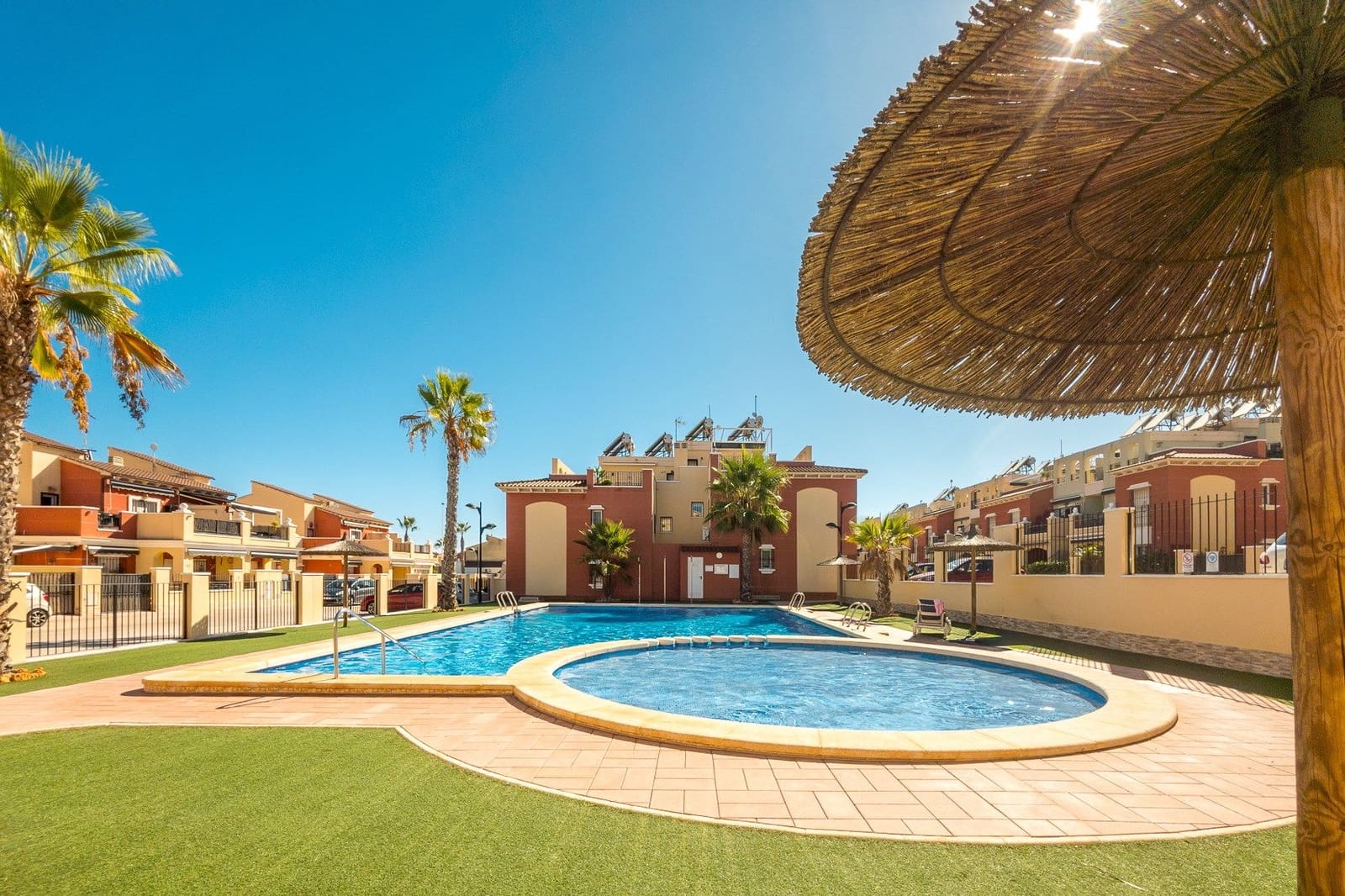 2 soveværelse Lejlighed til salg i Aguas Nuevas med swimmingpool - € 220.000 (Ref: 10102988)