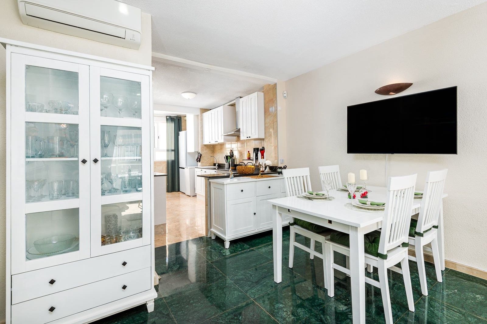 2 slaapkamer Appartement te koop in Torrevieja - € 170.000 (Ref: 10102989)