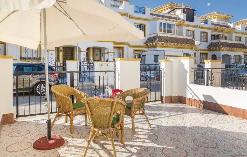 3 bedroom Townhouse for sale in Torrevieja with pool - € 192,000 (Ref: 10115962)