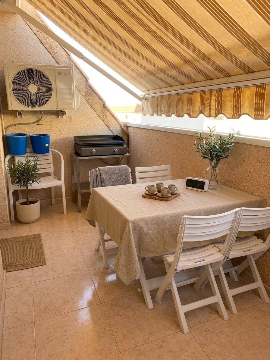 2 soverom Penthouse til salgs i Torrevieja med svømmebasseng garasje - € 149 990 (Ref: 10115963)