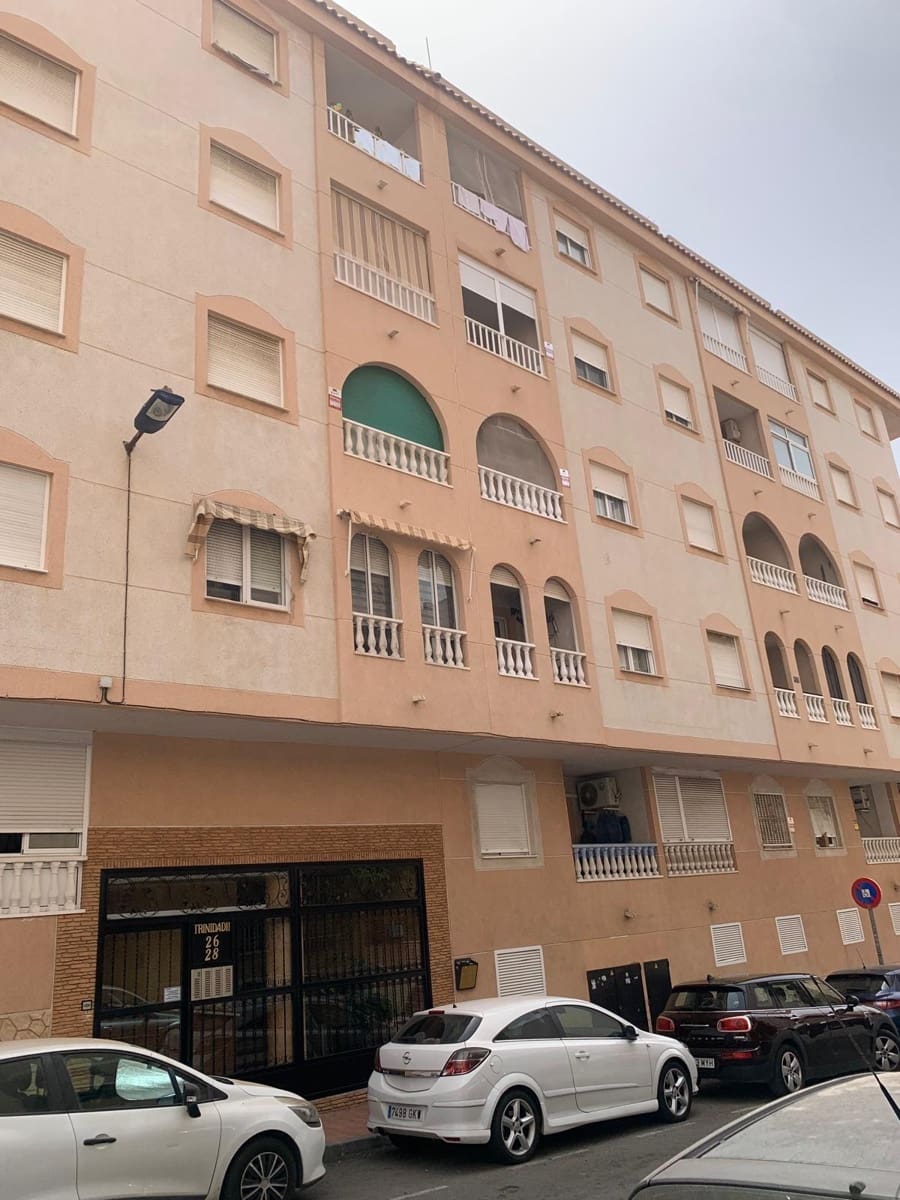 2 soverom Penthouse til salgs i Torrevieja med svømmebasseng garasje - € 149 990 (Ref: 10115963)