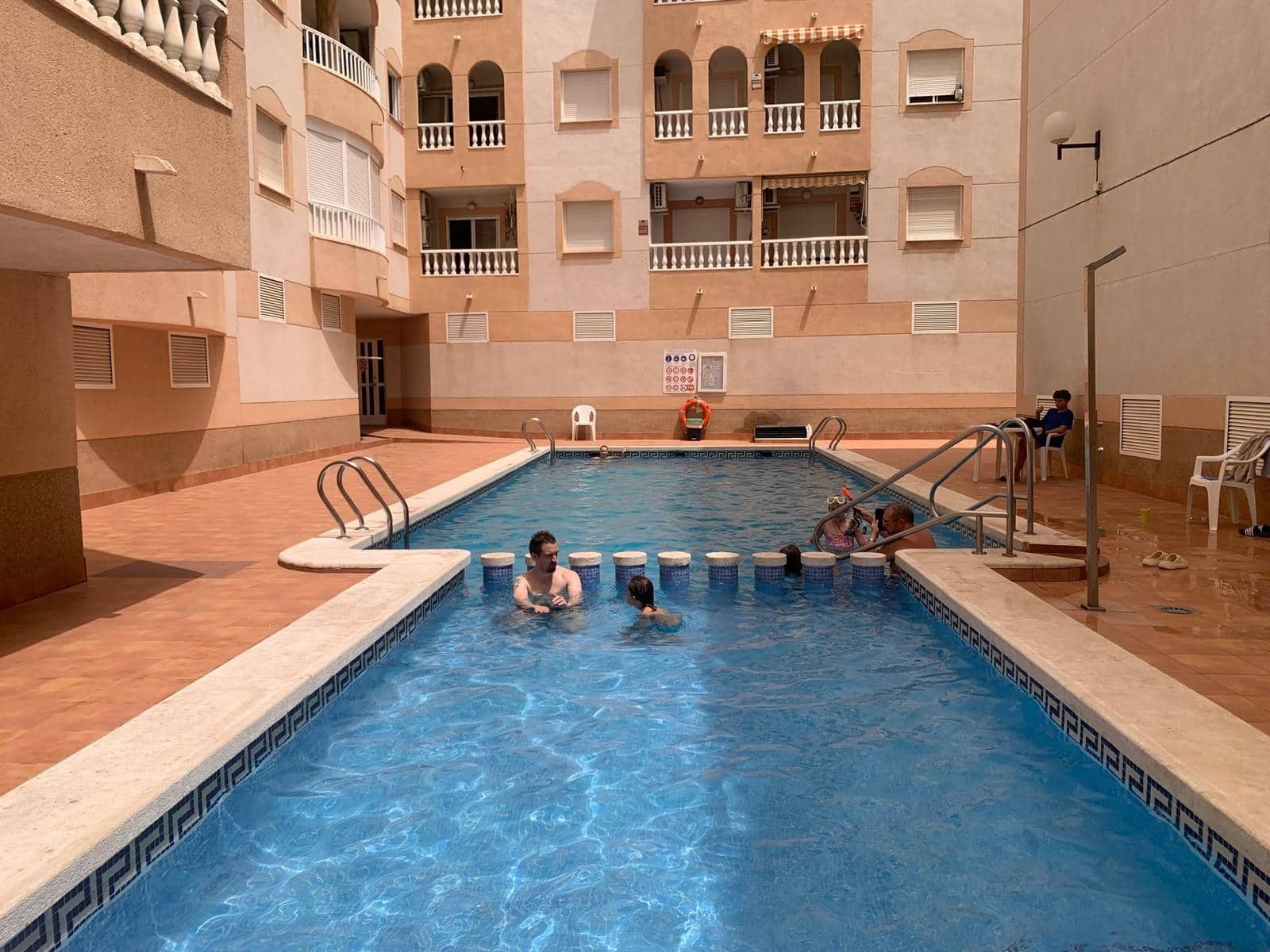 2 soverom Penthouse til salgs i Torrevieja med svømmebasseng garasje - € 149 990 (Ref: 10115963)