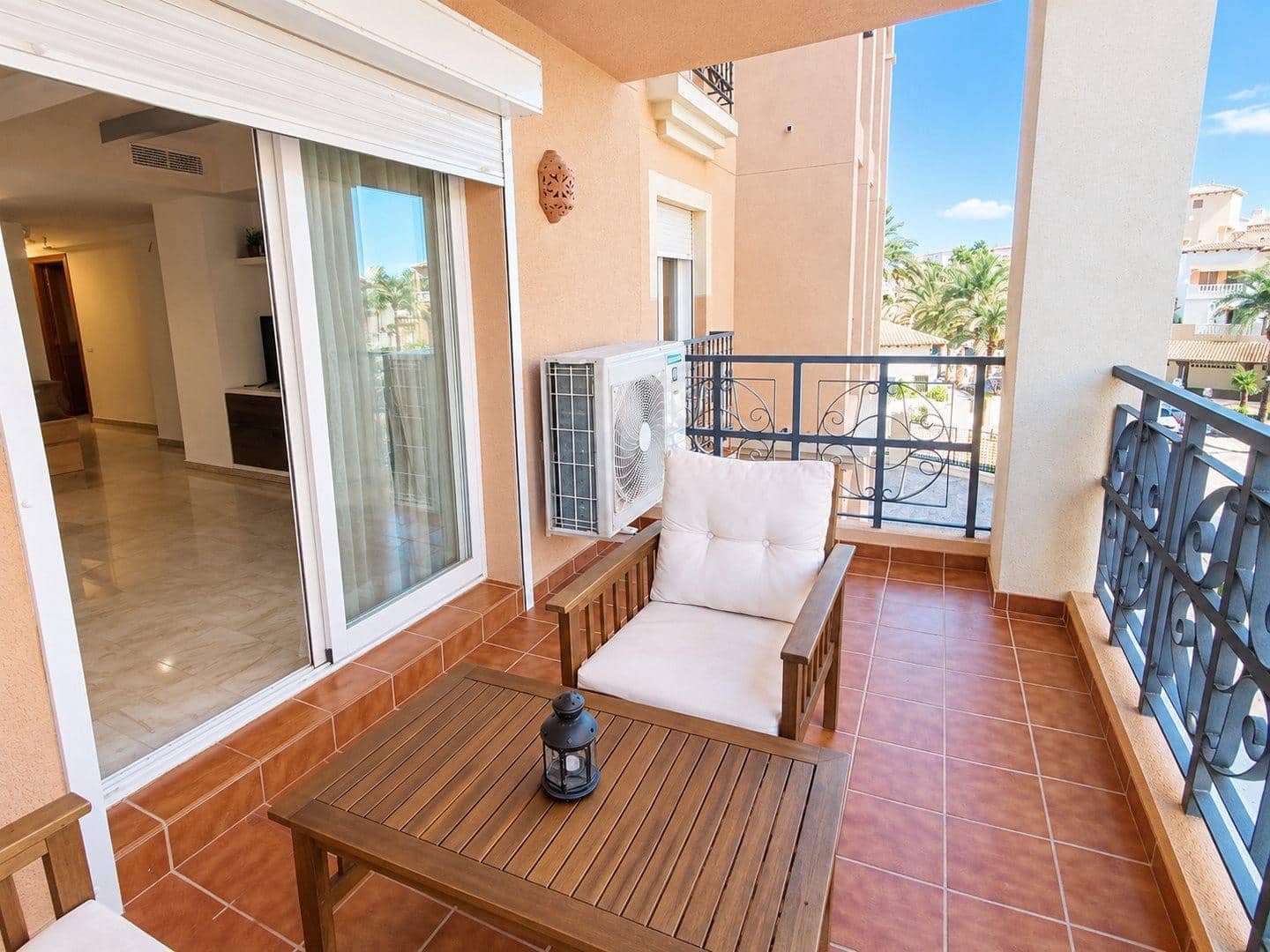 Apartamento de 2 habitaciones en Torrevieja en venta - 260.000 € (Ref: 10115967)