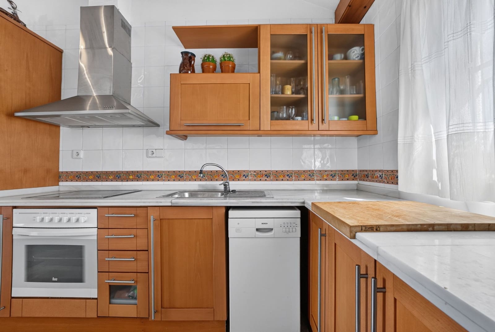 3 bedroom Villa for sale in Villamartin with pool garage - € 529,000 (Ref: 10115983)