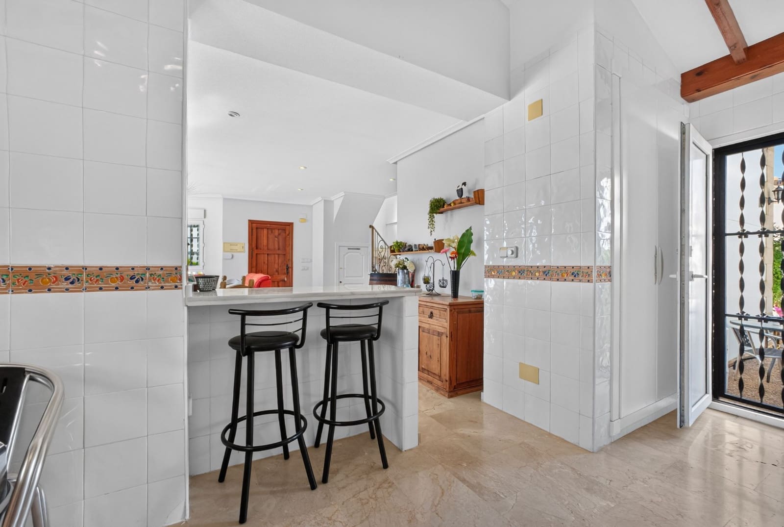 3 bedroom Villa for sale in Villamartin with pool garage - € 529,000 (Ref: 10115983)