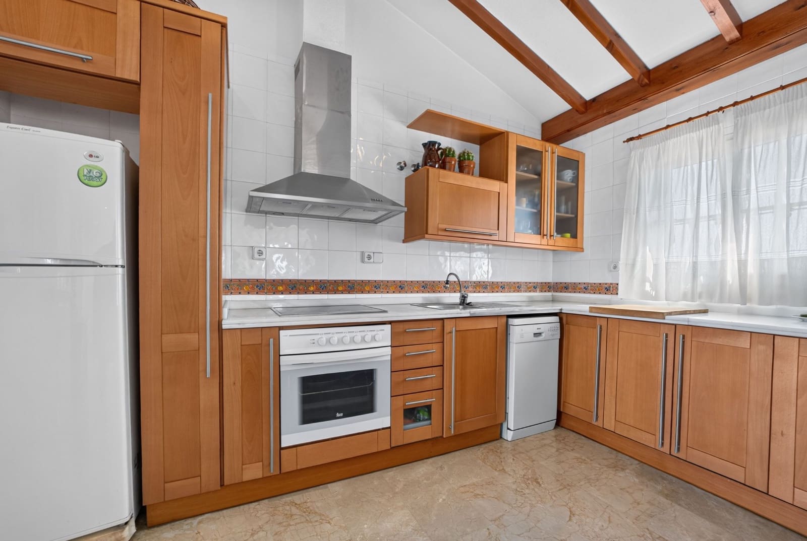 3 bedroom Villa for sale in Villamartin with pool garage - € 529,000 (Ref: 10115983)