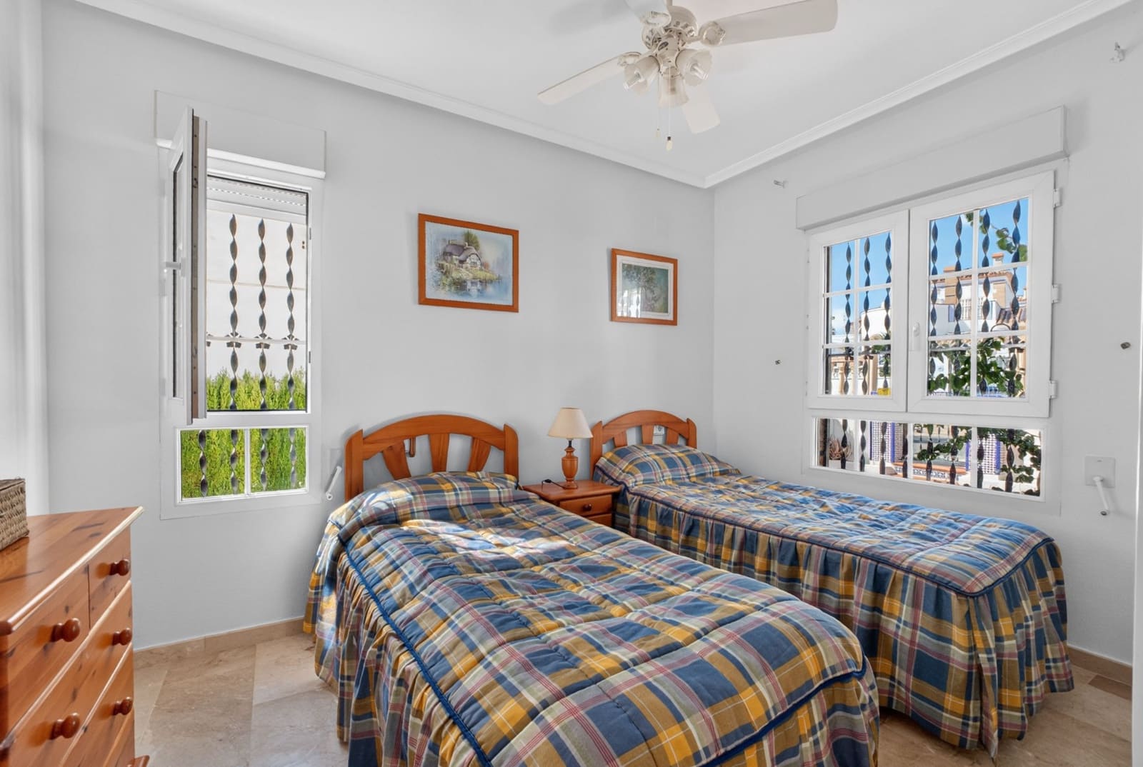 3 bedroom Villa for sale in Villamartin with pool garage - € 529,000 (Ref: 10115983)