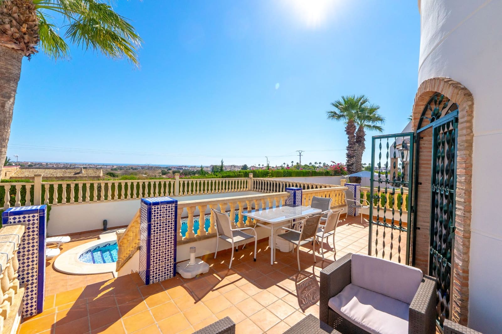3 bedroom Villa for sale in Villamartin with pool garage - € 529,000 (Ref: 10115983)