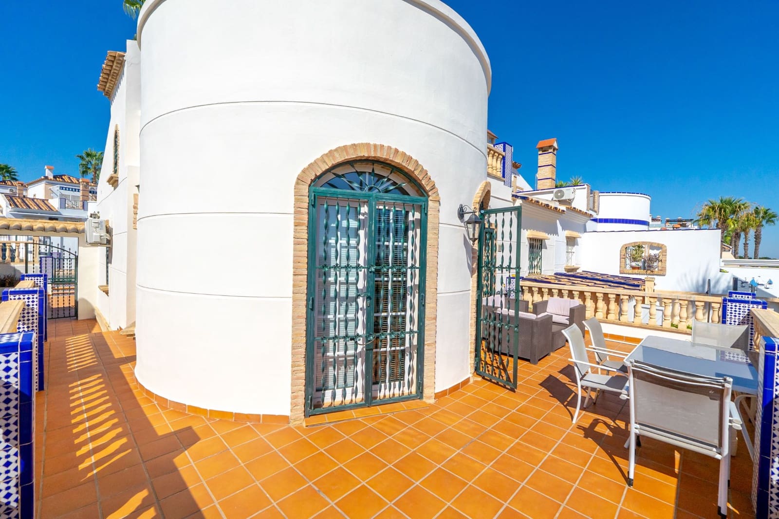 3 bedroom Villa for sale in Villamartin with pool garage - € 529,000 (Ref: 10115983)
