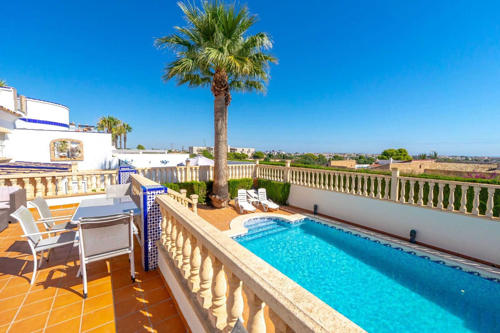 3 bedroom Villa for sale in Villamartin with pool garage - € 529,000 (Ref: 10115983)