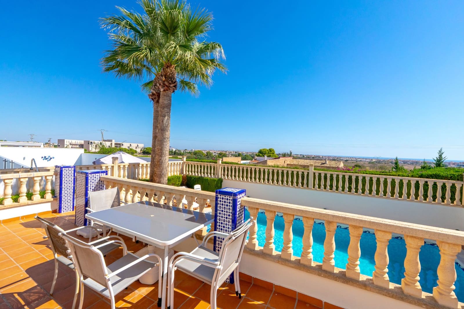 3 bedroom Villa for sale in Villamartin with pool garage - € 529,000 (Ref: 10115983)