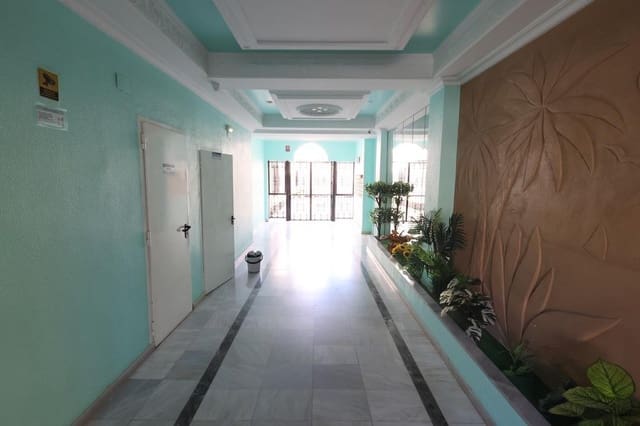 2 makuuhuone Kattohuoneisto myytävänä paikassa Playa del Cura, Torrevieja mukana uima-altaan - 125 000 € (Ref: 10115984)