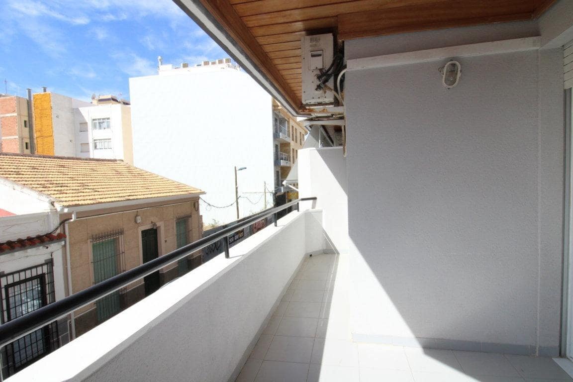 4 bedroom Apartment for sale in Torrevieja with garage - € 185,000 (Ref: 10130104)