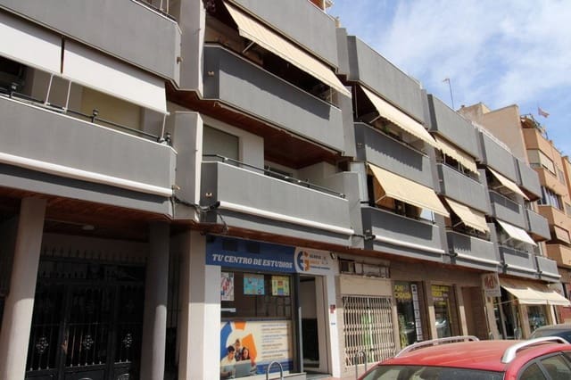 4 bedroom Apartment for sale in Las Piscinas Naturales, Torrevieja with garage - € 185,000 (Ref: 10130104)